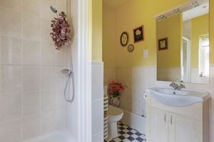 En-suite- click for photo gallery